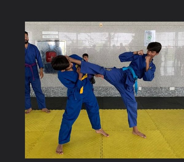 MMA martial arts training Hard Knocks Lahore